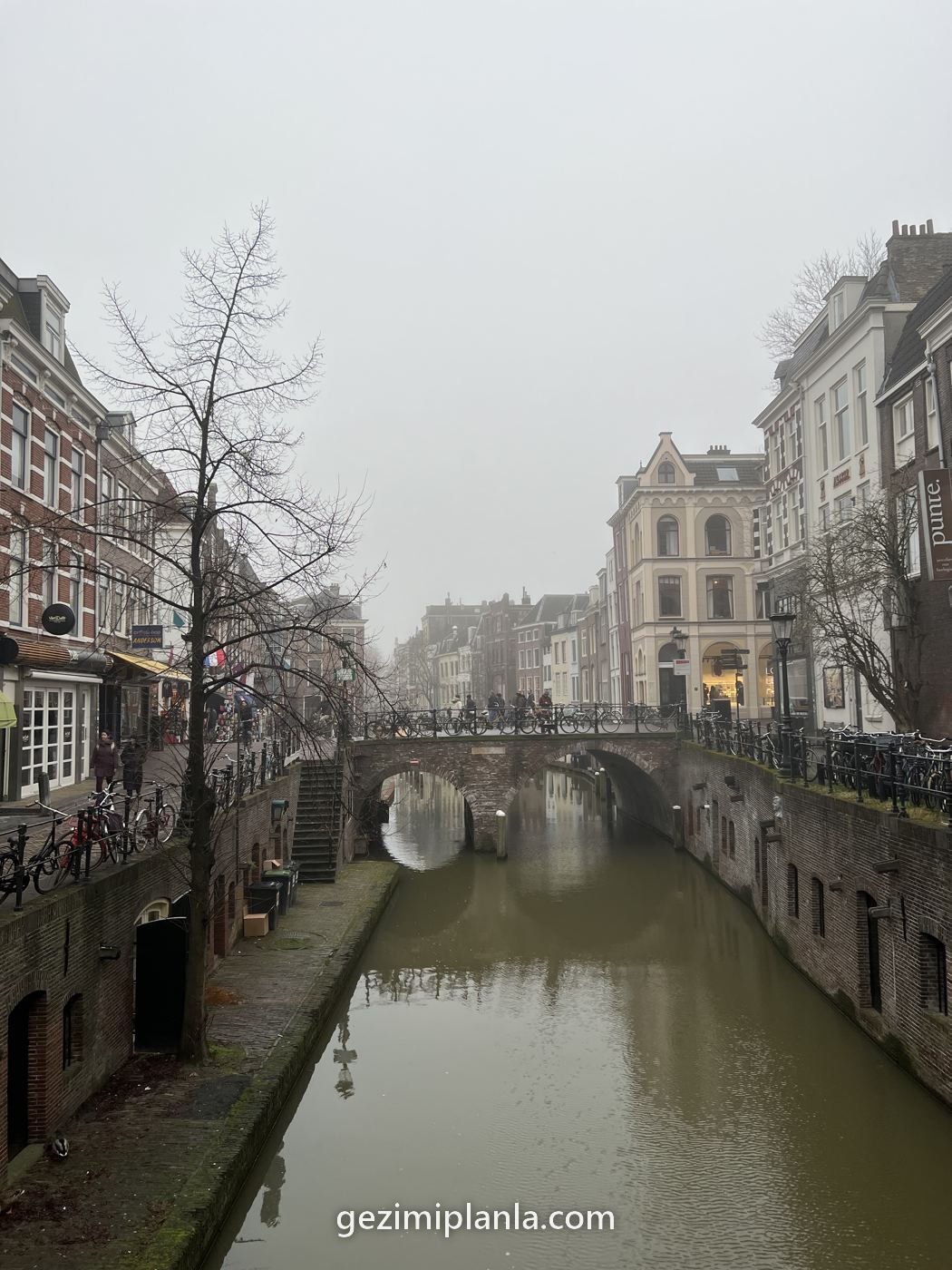 Utrecht'te Oudegracht kanali