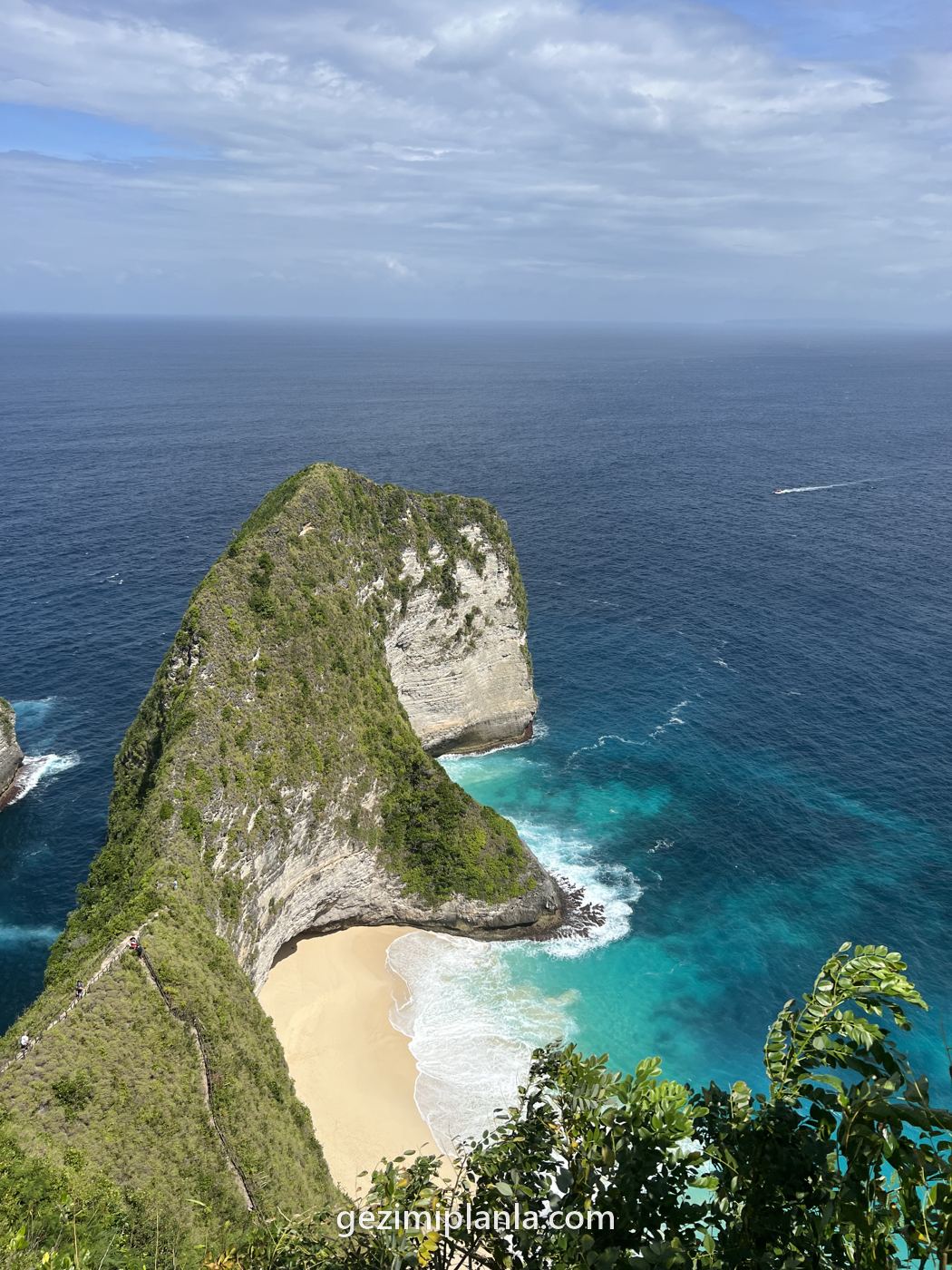 Nusa Penida'da Kelingking Beach falezi