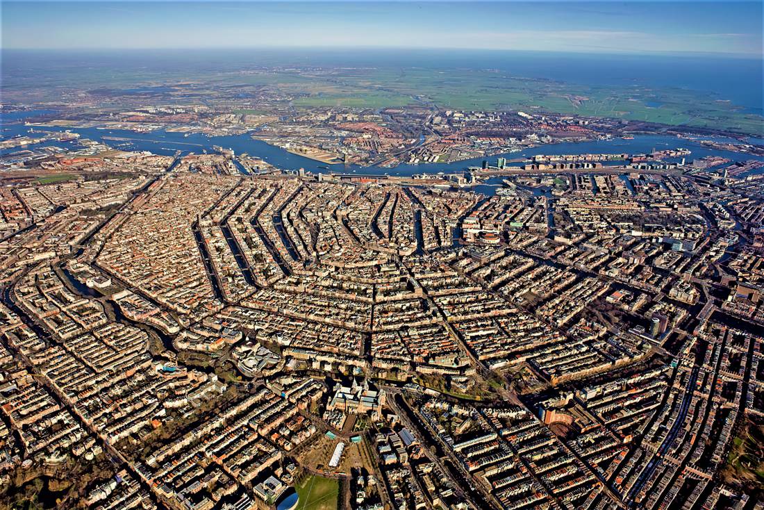 Amsterdam'in kanal halkalari kus bakisi