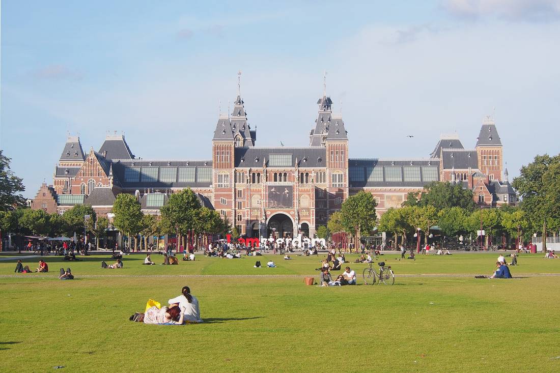 Museumplein'den Rijksmuseum