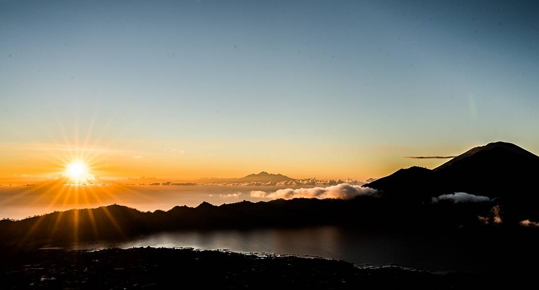 Batur Dağı'nda gün doğumu