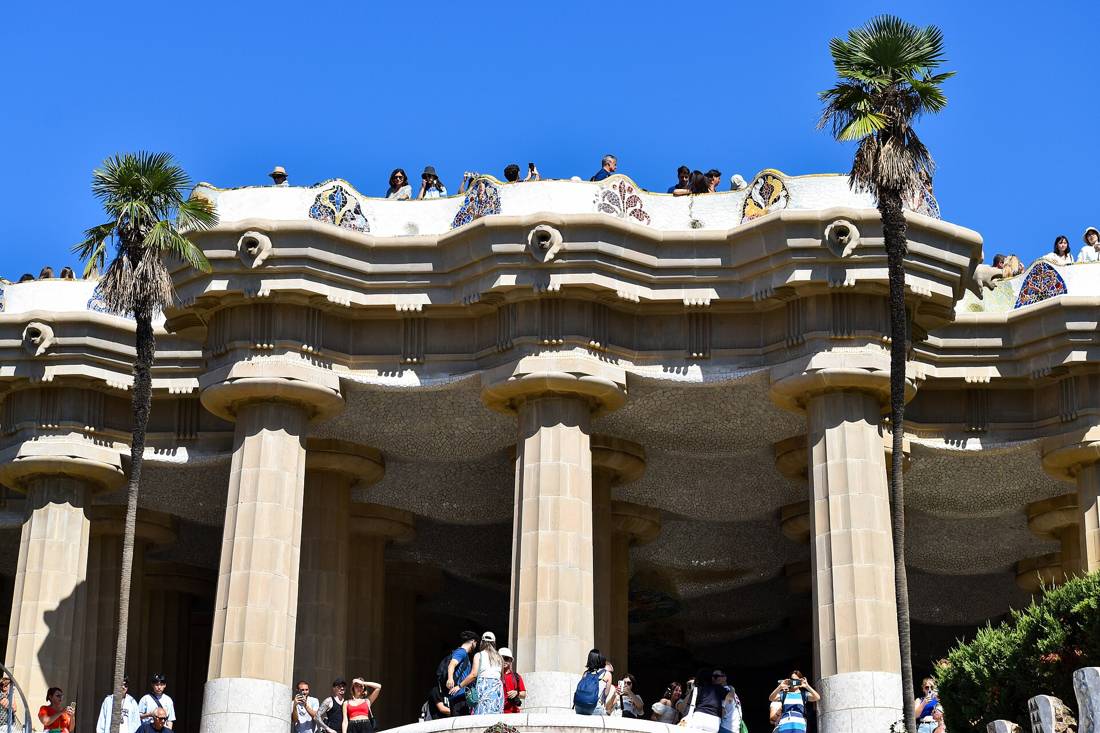 Park Güell'de palmiyeli viyadük