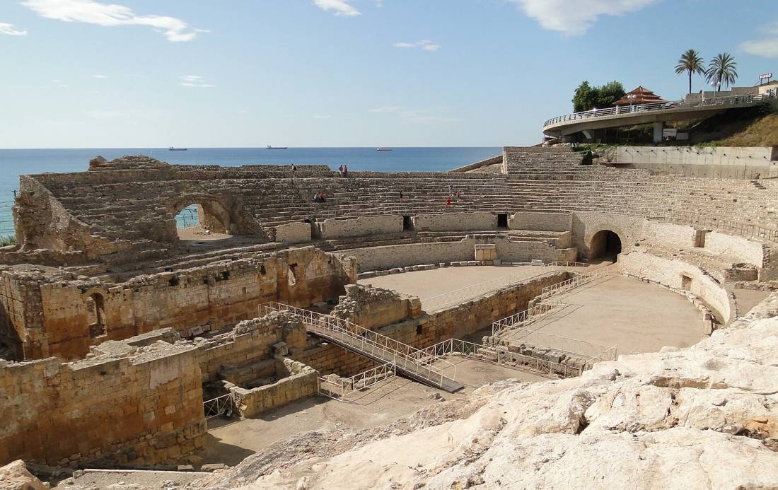 Tarragona'da denize bakan Roma amfitiyatrosu