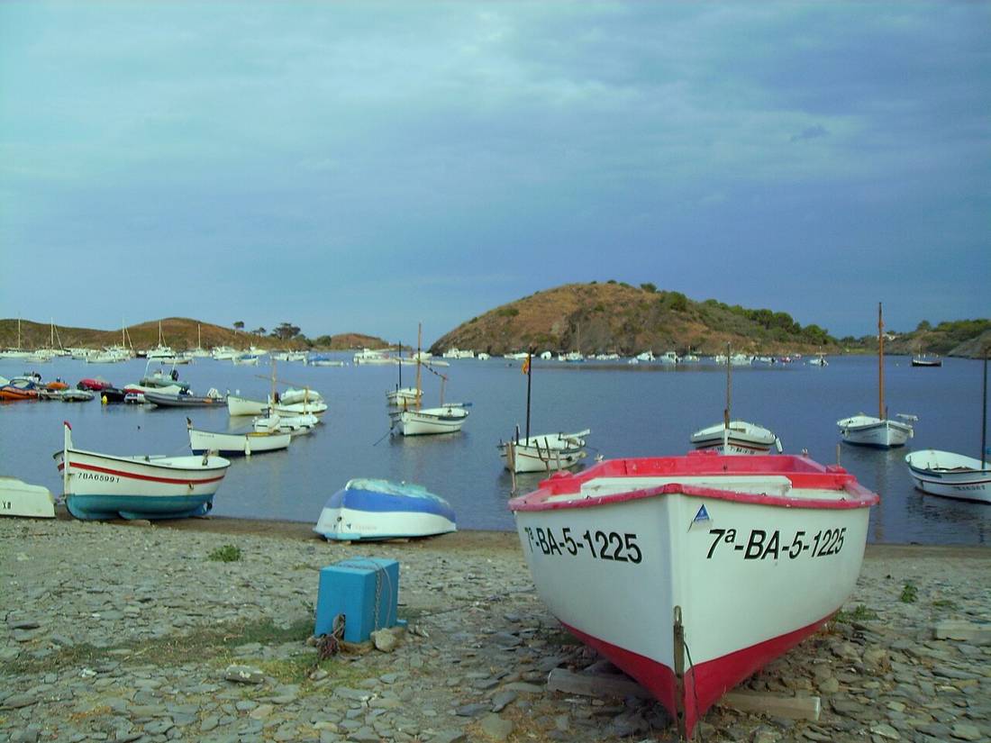 Cadaqués limanında tekneler