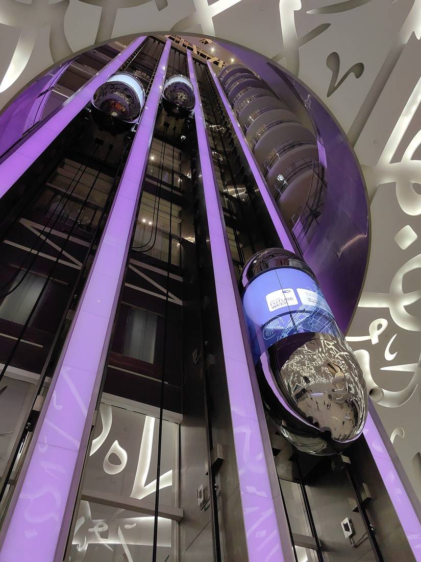 Museum of the Future içinde asansör boşluğu