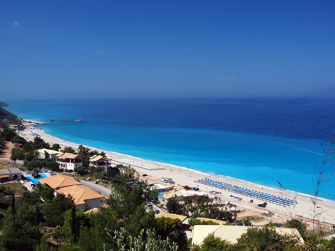 Kathisma plajı ve turkuaz deniz