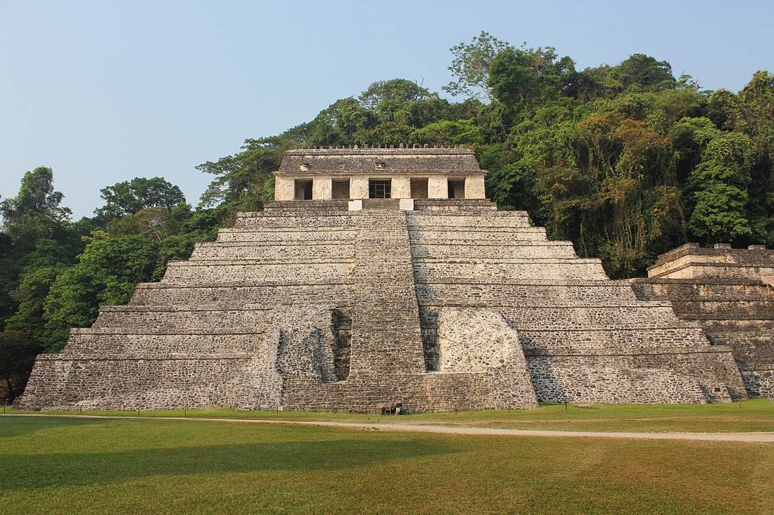 Calakmul'da yapı kalıntıları
