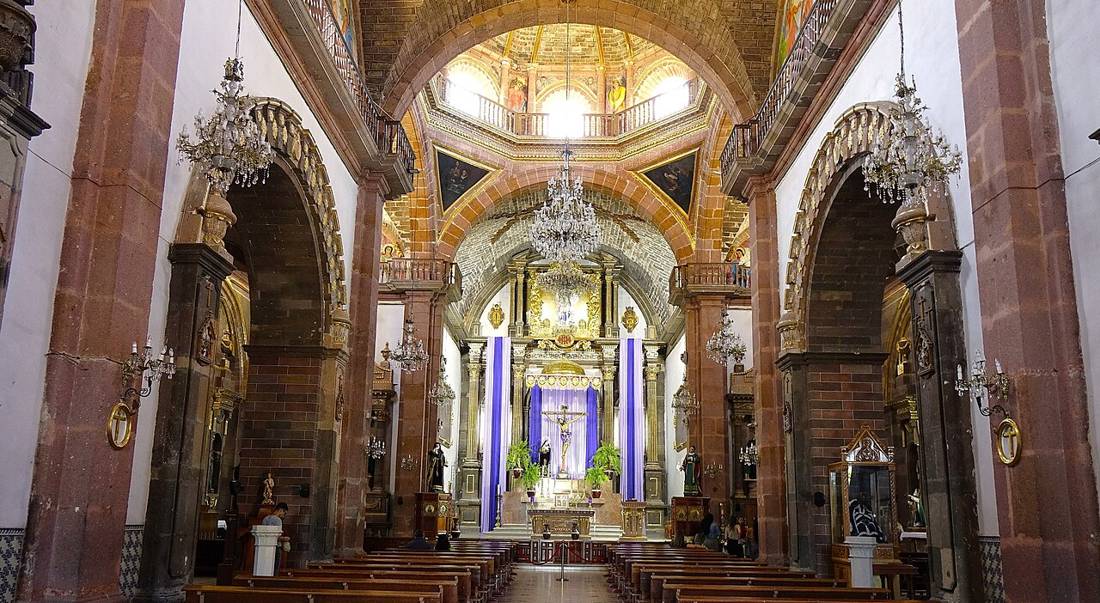 Guanajuato'da barok kilise içi