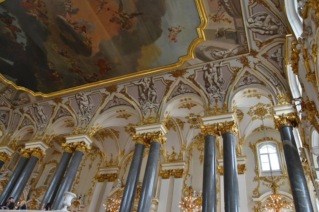 Hermitage'de beyaz mermer Ürdün Merdiveni