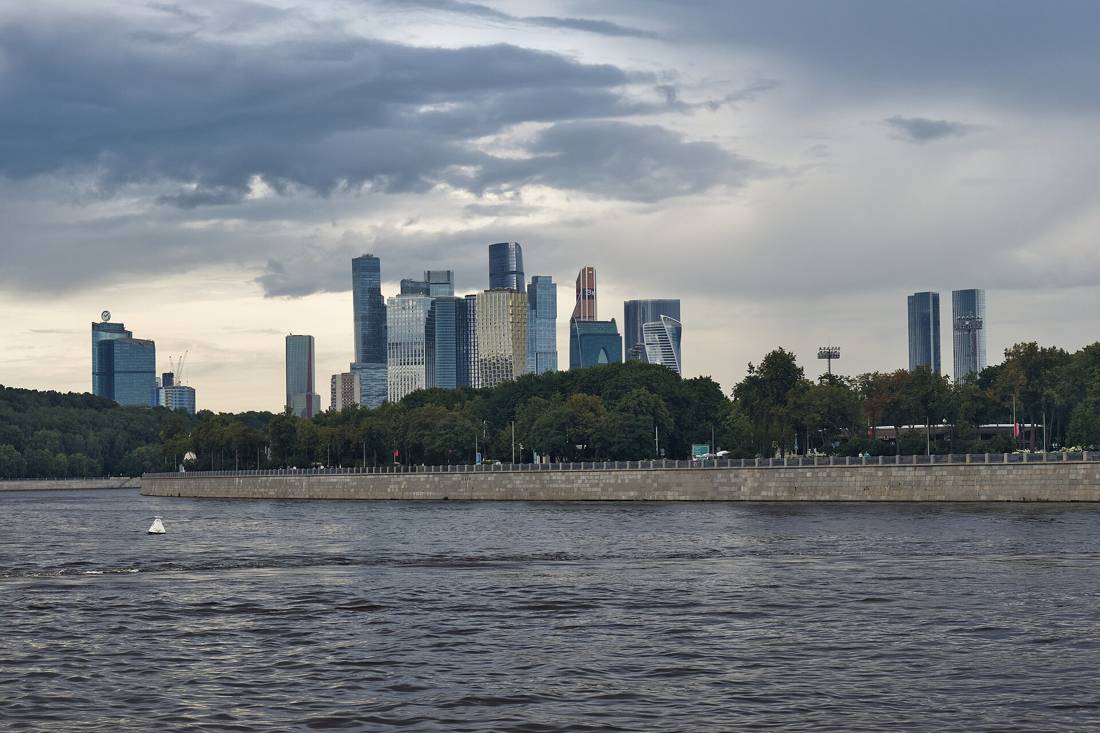 Moskova Nehri'nden Moskova City silueti