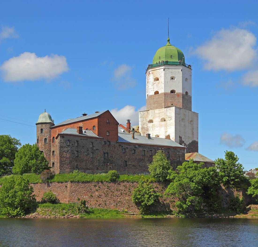 Vyborg Kalesi ve Aziz Olaf Kulesi