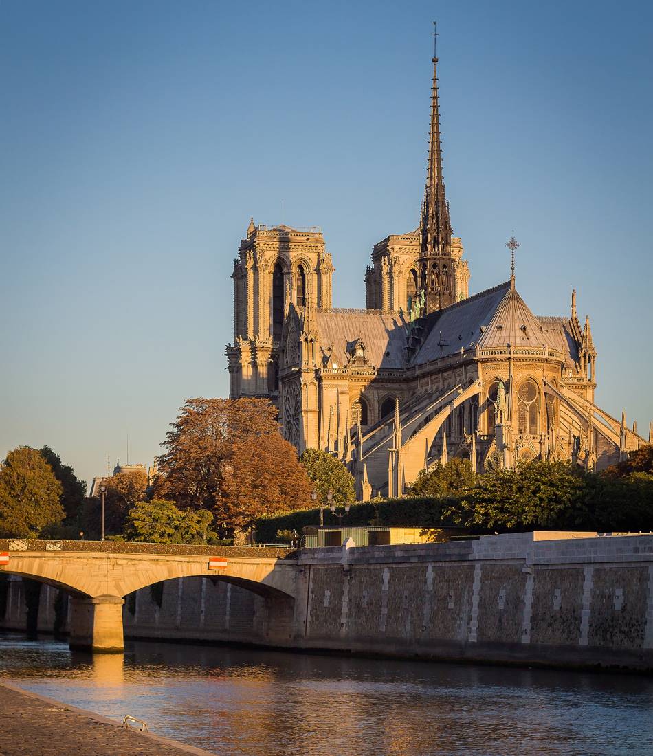 Notre-Dame Katedrali Sena kıyısından
