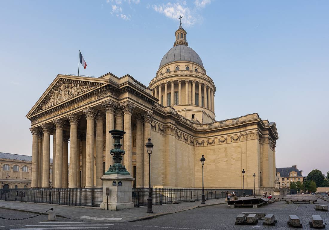Panthéon'un cephesi
