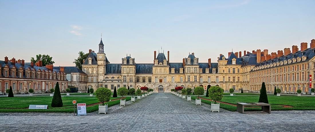 Fontainebleau Sarayı'nın cephesi
