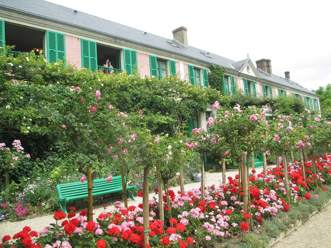 Monet'nin pembe evi ve çiçekleri