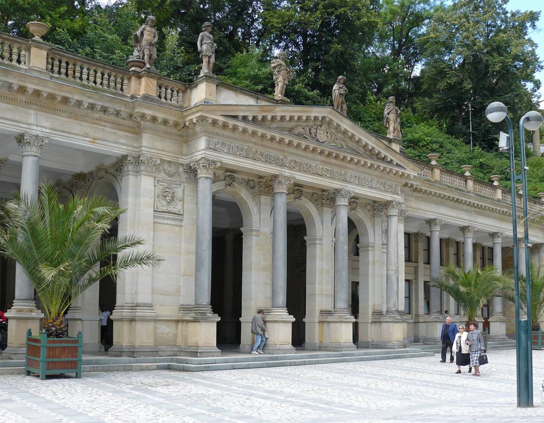Karlovy Vary'de sütunlu kaplıca galerisi