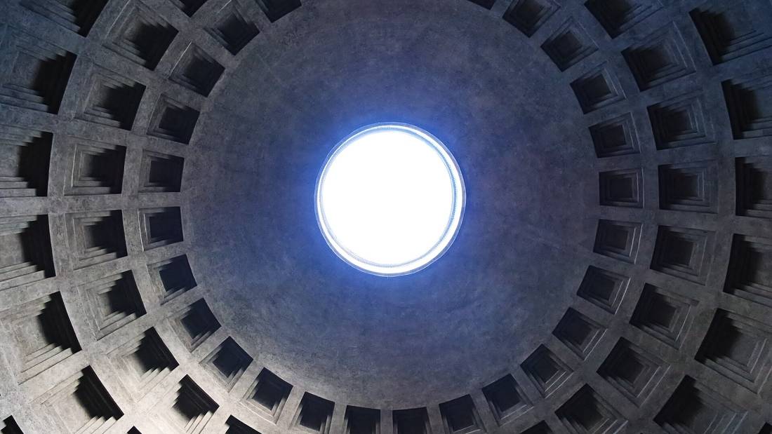 Pantheon'un kubbesindeki oculus