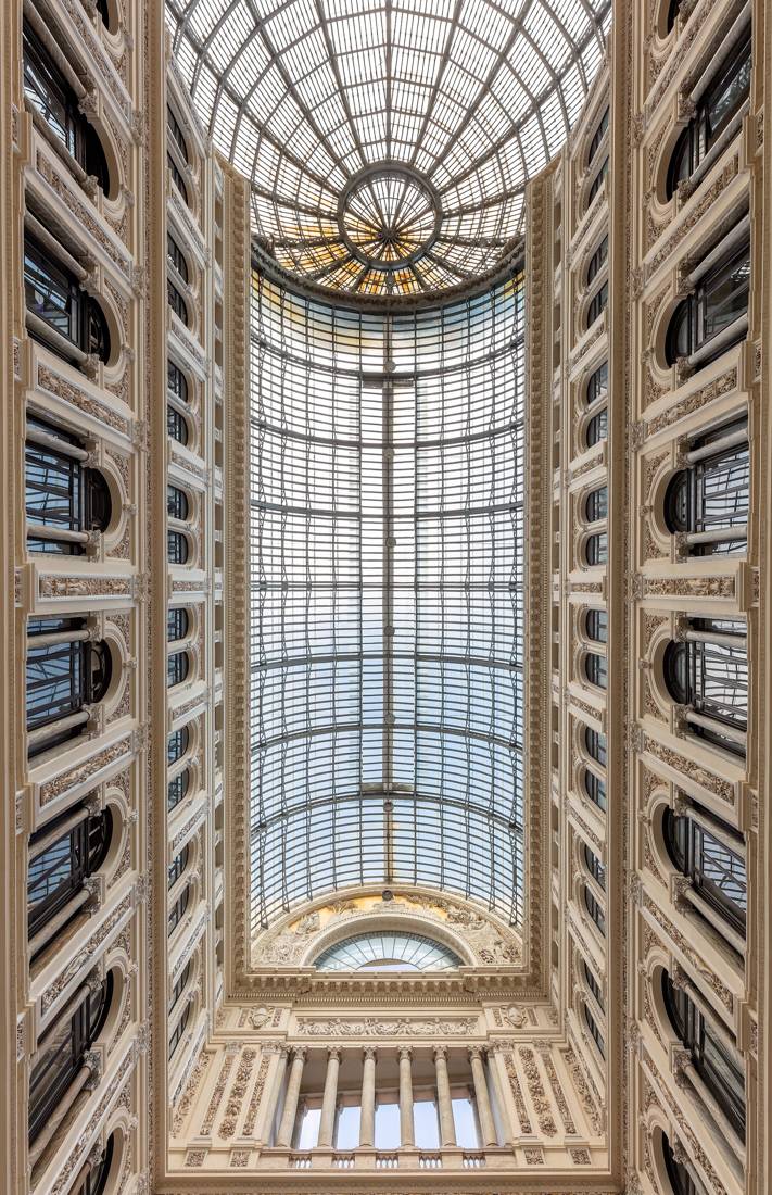 Napoli'de Galleria Umberto I'in cam çatısı