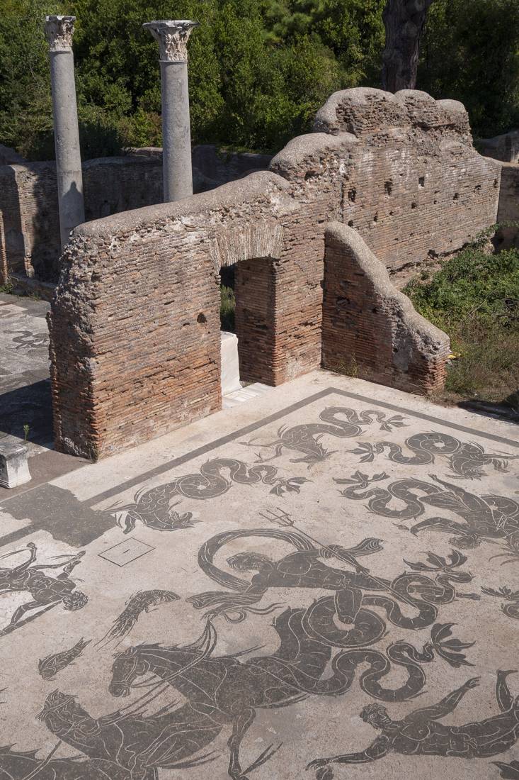Ostia'daki taban mozaikleri