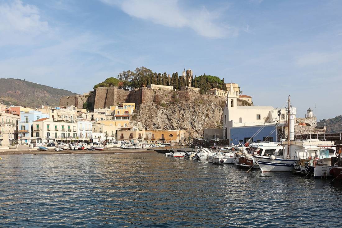 Lipari limanı ve kasaba