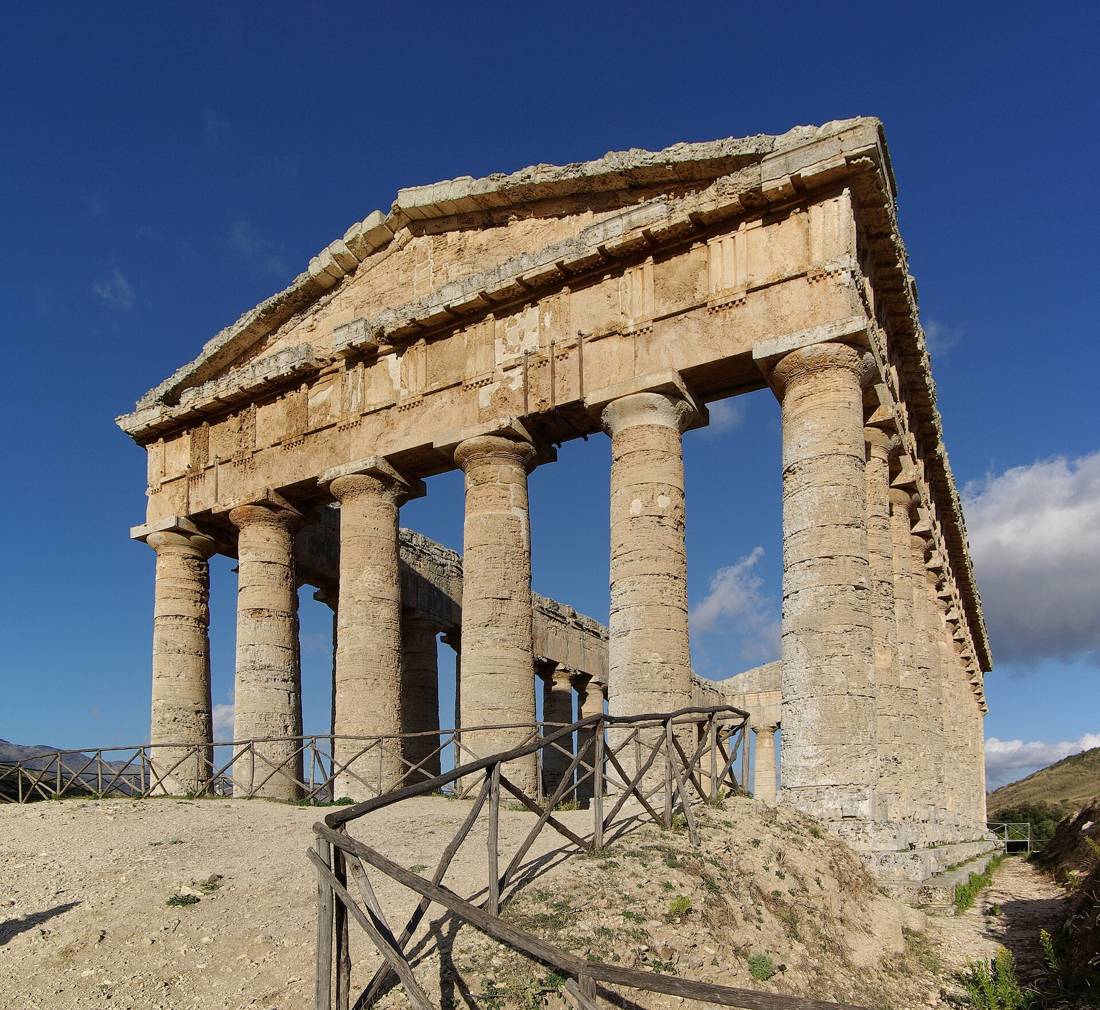 Segesta'daki Dor tapınağı