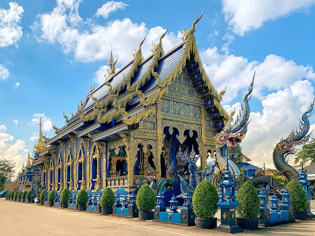 Mavi Tapınak (Wat Rong Suea Ten) dıştan