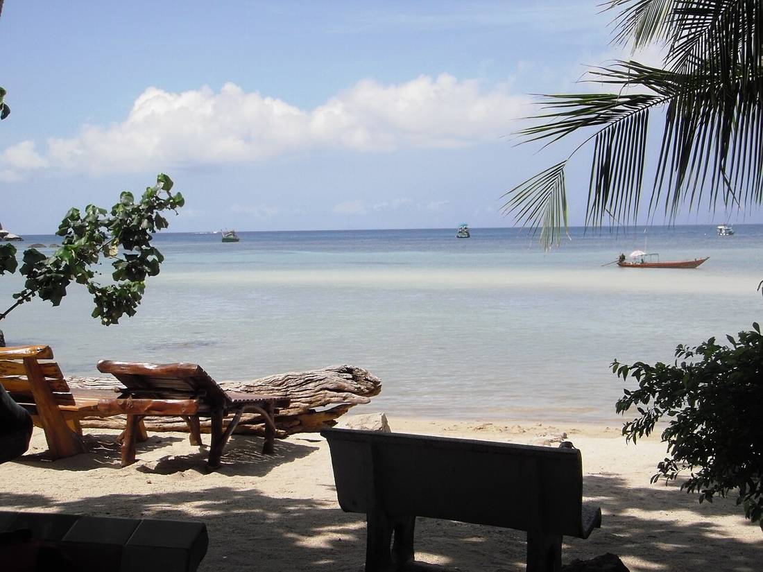 Koh Tao'da sahil ve şezlonglar