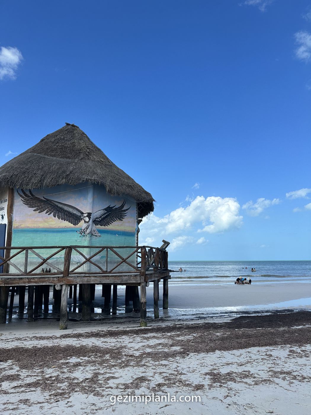 Holbox'ta iskelenin ucundaki kulübe