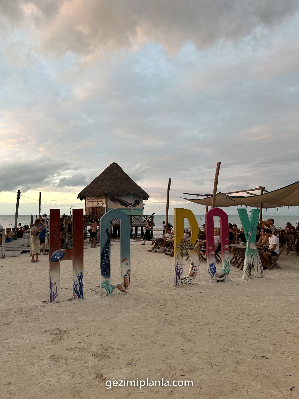 Holbox yazısı ve plaj