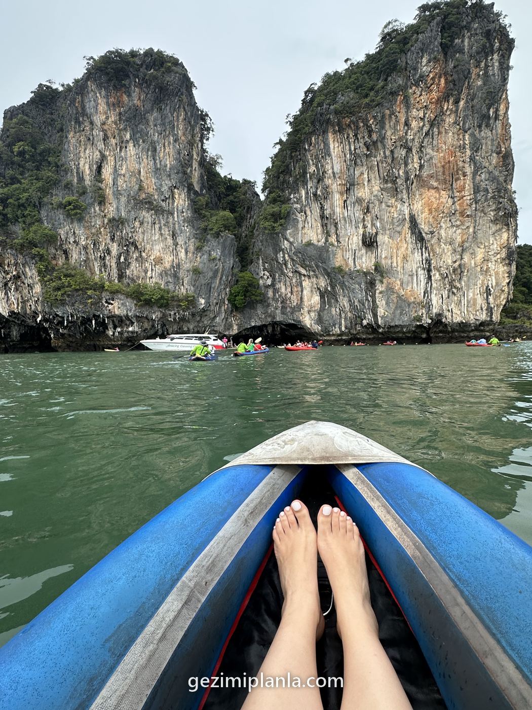 Phang Nga'da kanoyla lagüne giriş
